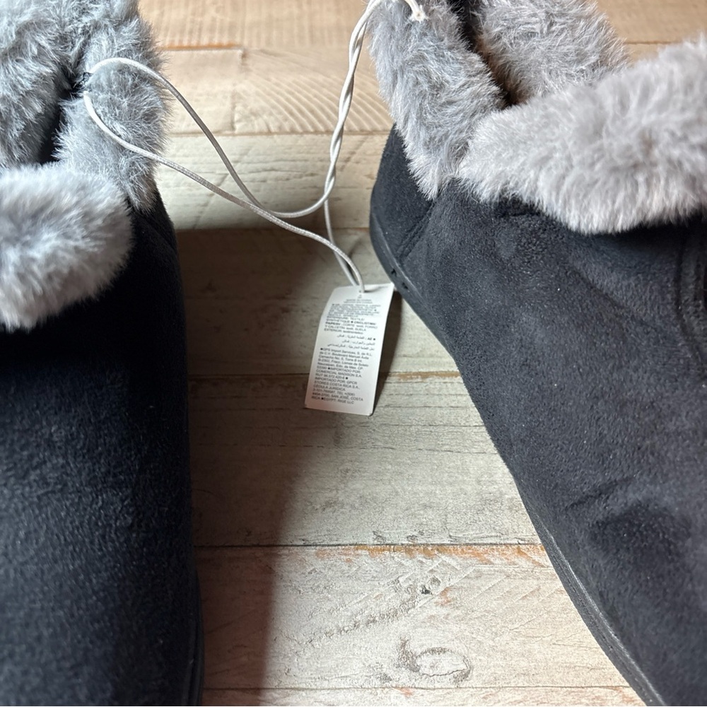 Old Navy Womens Black Faux Fur Lined Cozy  Bootie Slippers Size 8 - Picture 4 of 15